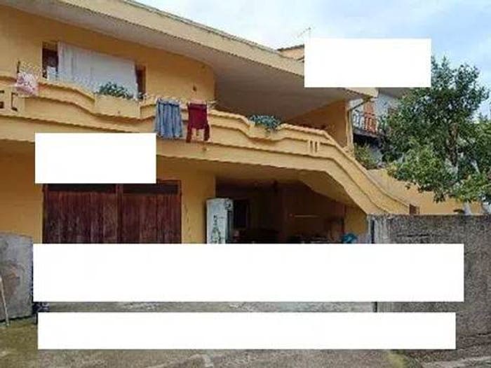 Casa con 6 locali in vendita in Via Generale Sanna, Samugheo