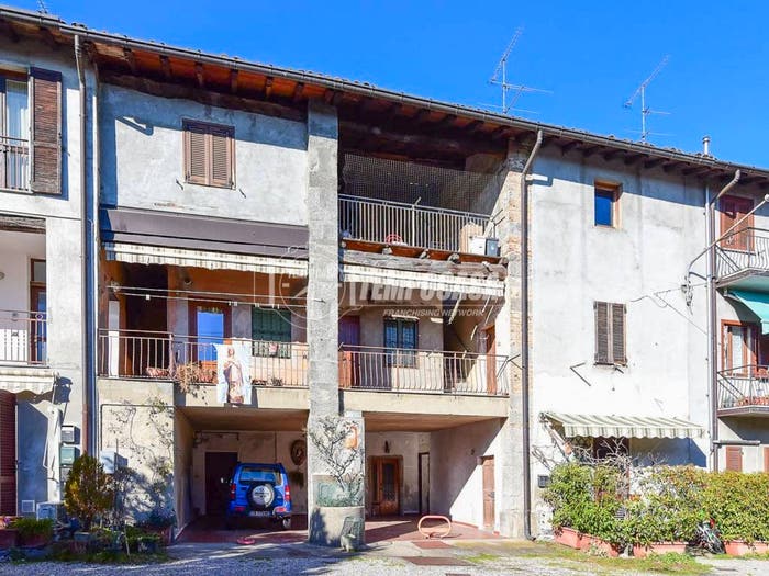 Appartamento bilocale in vendita in Via Brianza, Centro, Montorfano