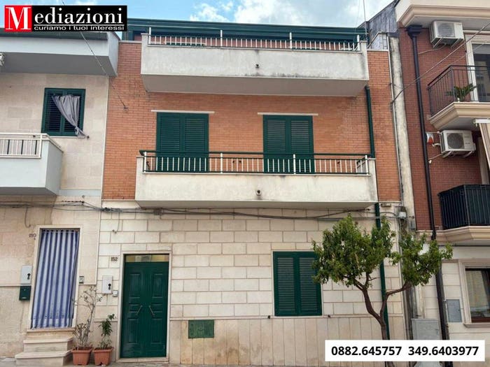 Casa con 5 locali in vendita in Corso Vittorio Veneto, Apricena