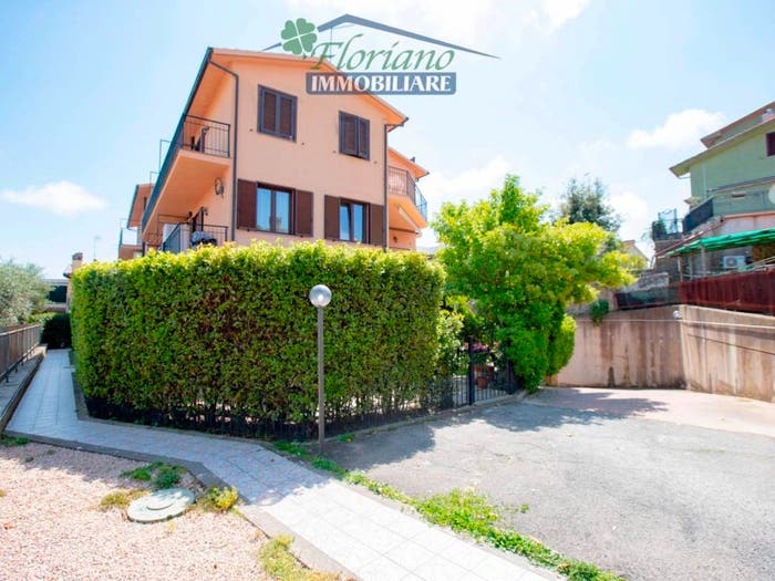 Appartamento quadrilocale in vendita in Piazza Ignazio Silone, Centro, Capalbio