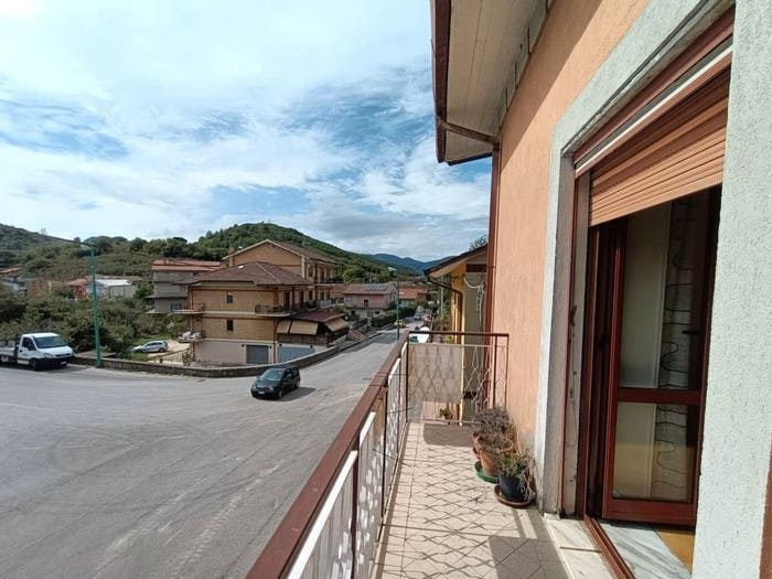 Appartamento con 5 locali in vendita in Contrada