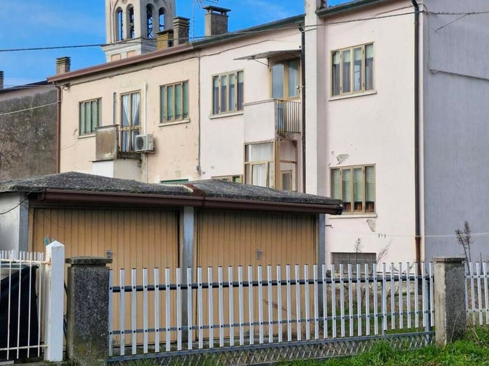 Appartamento quadrilocale in vendita in Via Francesco Bottoni, Papozze