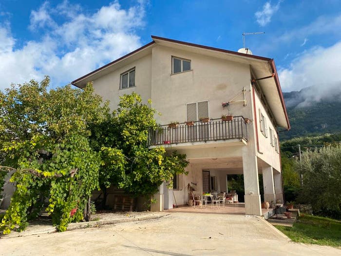 Casa con 6 locali in vendita in Via Forca Dacero, Belmonte Castello