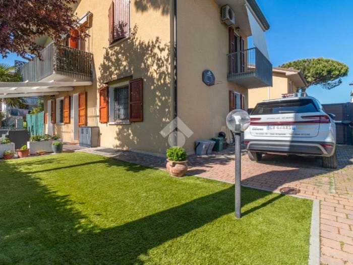 Appartamento trilocale in vendita in Via Pinarella, Tagliata, Cervia