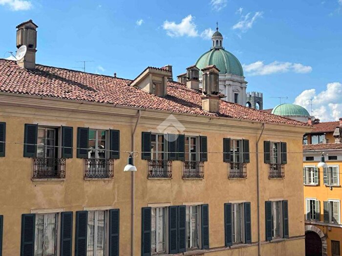 Appartamento con 5 locali in vendita in Via Gabriele Rosa, Magenta Arnaldo, Brescia