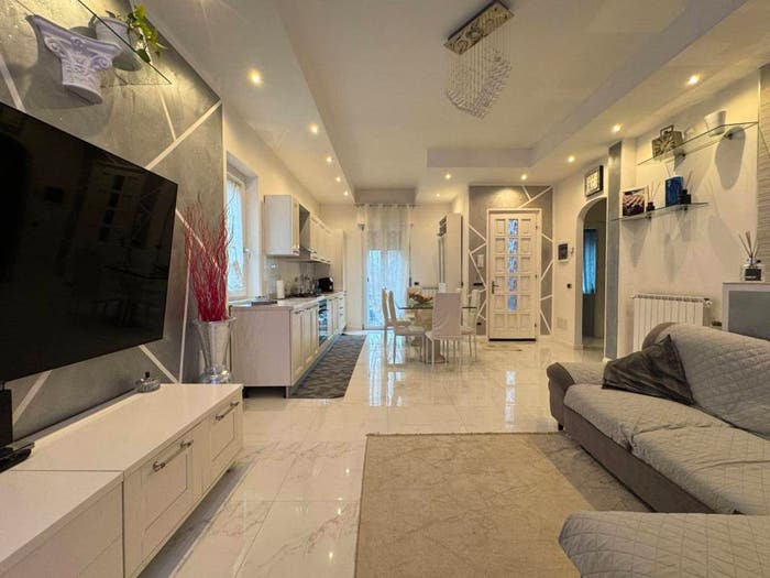 Casa quadrilocale in vendita in Via Ugo Bassi, Abbiategrasso