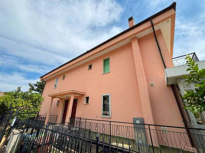 Appartamento trilocale in vendita in Via Leon Battista Alberti, Centro, Pietra Ligure