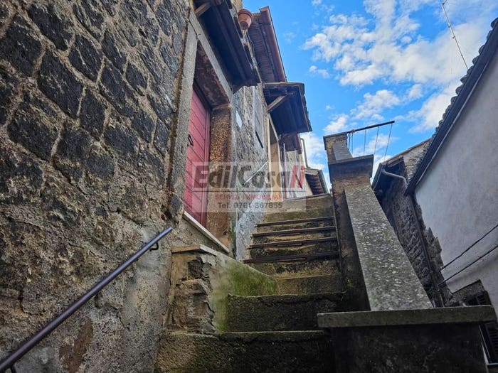 Appartamento bilocale in vendita in Via Vittorio Emanuele, Centro, Bomarzo