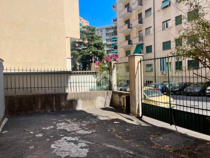 Appartamento quadrilocale in vendita in Via Raffaele Ricca, Marassi, Genova