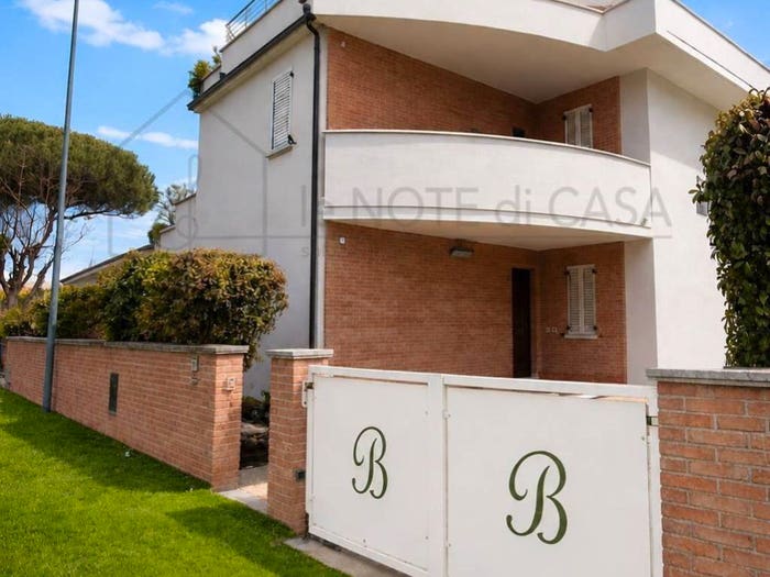 Casa con 6 locali in vendita in Via dei Cosmonauti, Pinarella, Cervia