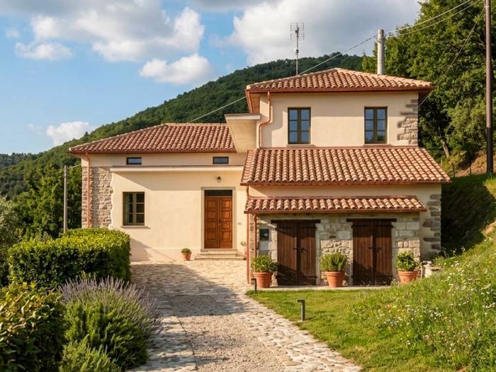Casa con 5 locali in vendita in Via Colle Penne No Number, Broccostella