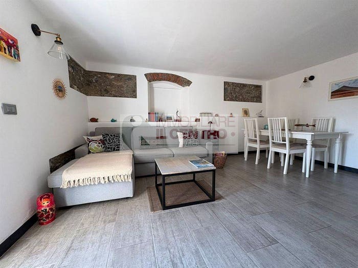 Casa con 6 locali in vendita in Colombiera Molicciara, Castelnuovo Magra
