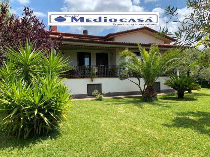 Casa con 6 locali in vendita in Via Giuseppe Garibaldi, Centro, Lariano