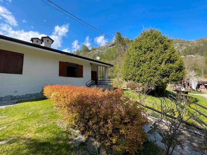 Casa quadrilocale in vendita in Via Borgo Nuovo, Prazzo