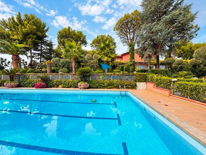 Casa con 6 locali in vendita in Via Valle Carbone, Spoltore
