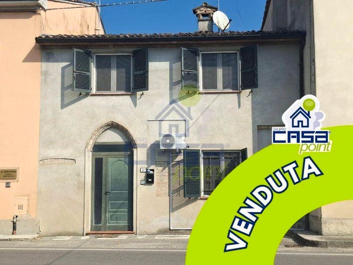 Casa con 5 locali in vendita in VIA CREMONA san pietro in cerro, Centro, San Pietro in Cerro