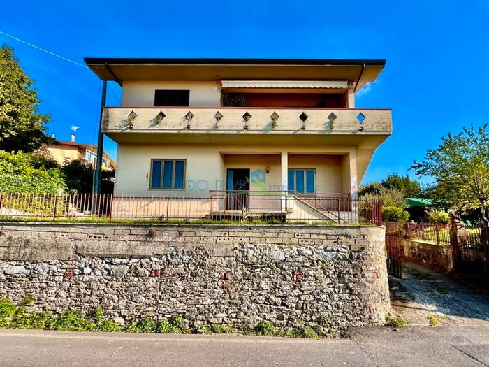 Appartamento con 6 locali in vendita in Via Francesca Nord, Centro, Monsummano Terme