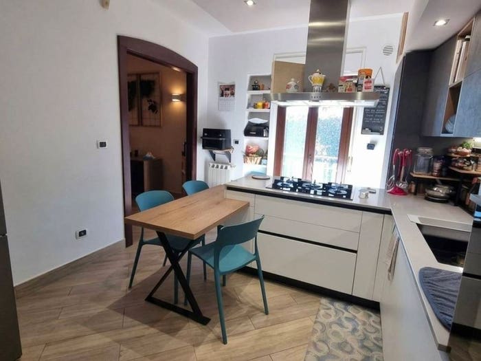 Appartamento con 6 locali in vendita in Via Gravina, Centro, Mascalucia