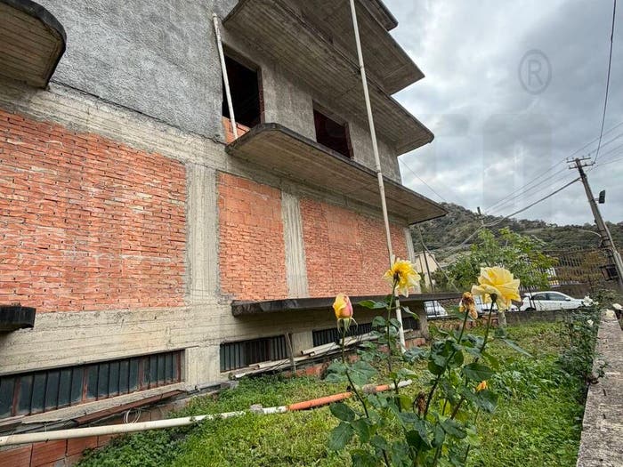 Appartamento con 6 locali in vendita in Via Roma, Francavilla di Sicilia