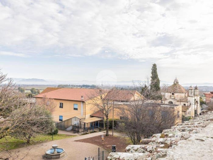 Appartamento quadrilocale in vendita in Via Urbano del Drago, Monterosi