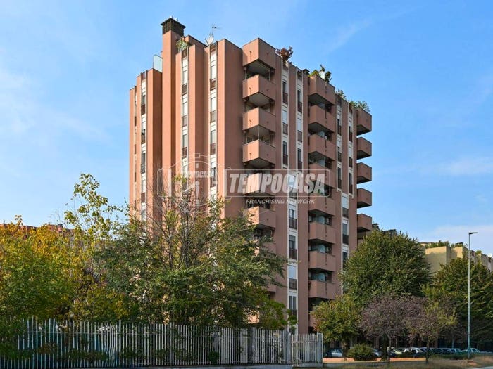 Appartamento trilocale in vendita in Via Delle Regioni, Area Lavanderie Redecesio, Segrate