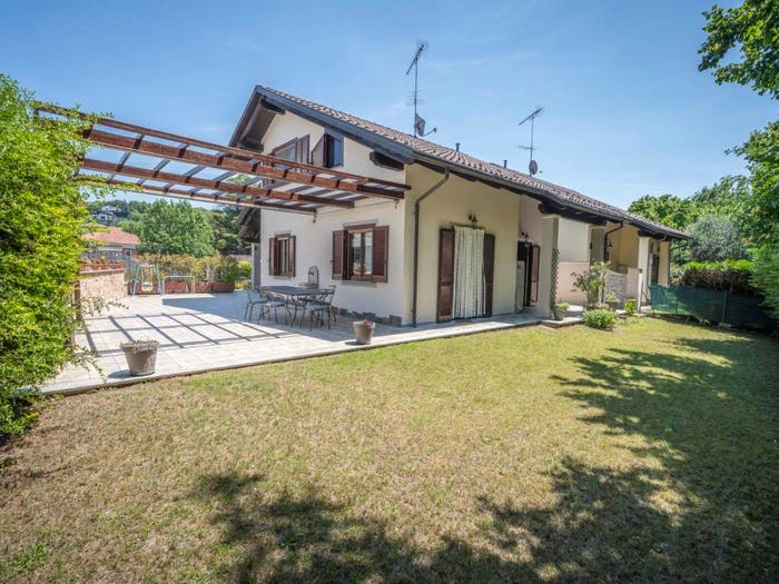 Casa con 6 locali in vendita in Via della Parrocchia, Reano