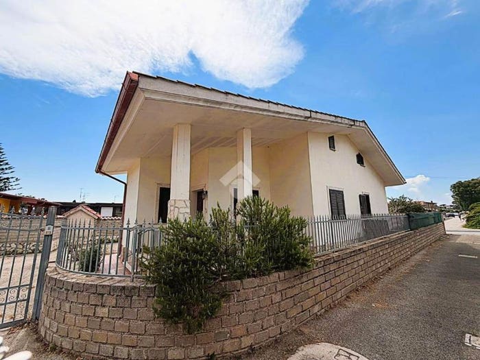 Casa quadrilocale in vendita in Via pavia, Nuova Florida, Ardea