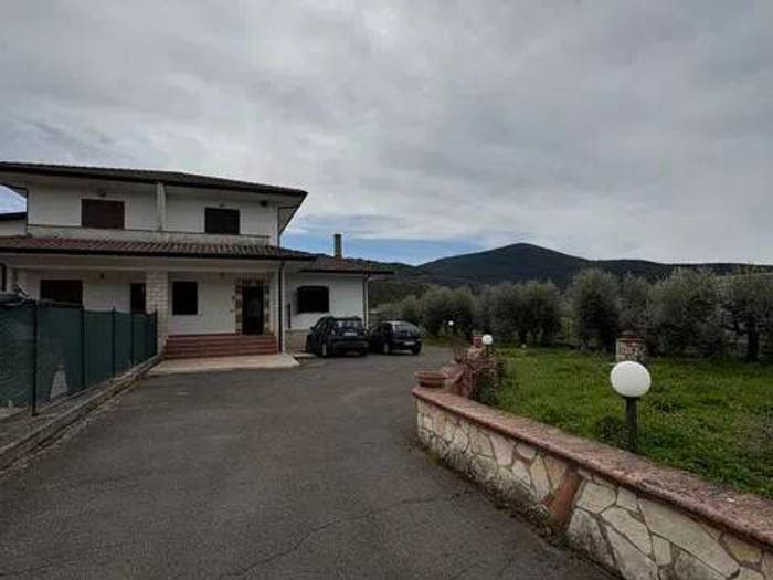 Casa con 5 locali in vendita in Via Ponte Barilotto, Priverno