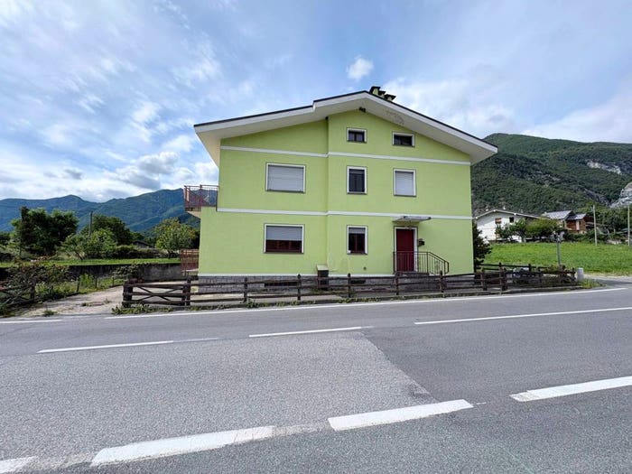 Casa con 6 locali in vendita in Frazione Fabbrica, Fabbrica, Champdepraz