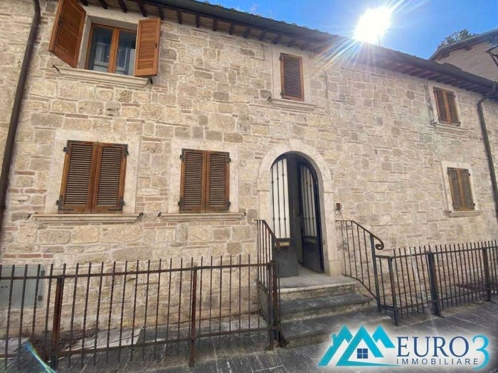 Casa con 6 locali in vendita in Via Giovanni Falcone e Paolo Borsellino, Ascoli Piceno