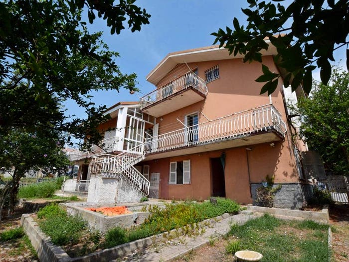 Casa con 6 locali in vendita in Via delle Avagnine, Sant'Anna Avagnina, Mondovì