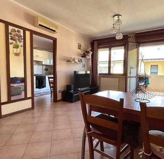 Casa quadrilocale in vendita in Via Milano, Centro, Castelnuovo del Garda