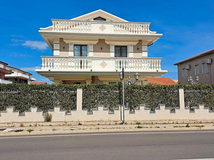 Casa con 6 locali in vendita in Via Luigi Settembrini, Centro, Montesilvano
