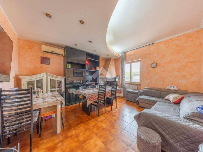 Appartamento trilocale in vendita in Via rocca cencia, Rocca Cencia, Roma