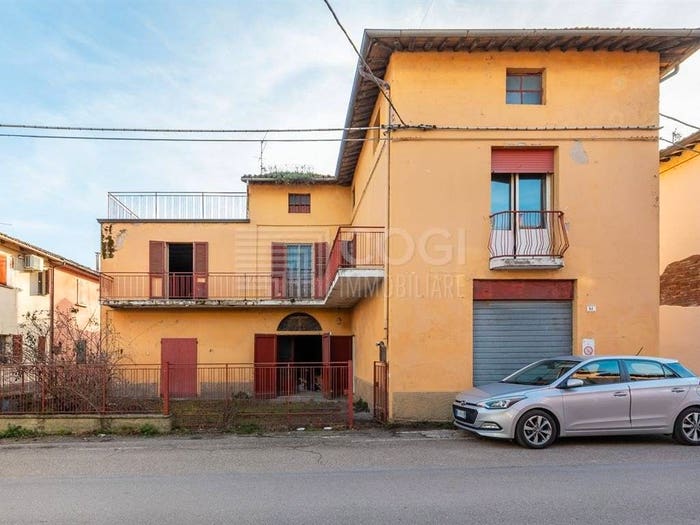 Casa con 5 locali in vendita in Sasso Morelli Sesto Imolese, Imola