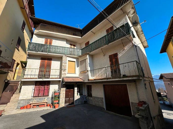 Appartamento trilocale in vendita in Via G Testori, Centro, Sormano