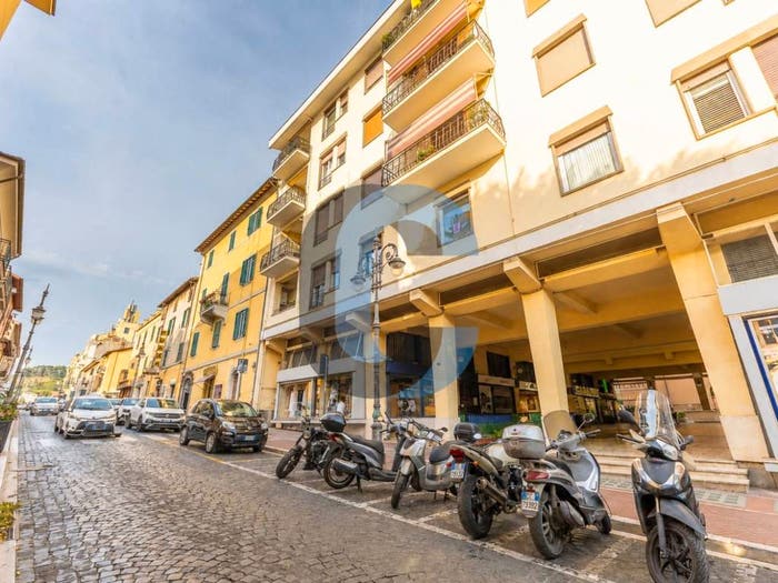 Appartamento trilocale in vendita in Corso del Popolo, Centro, Grottaferrata