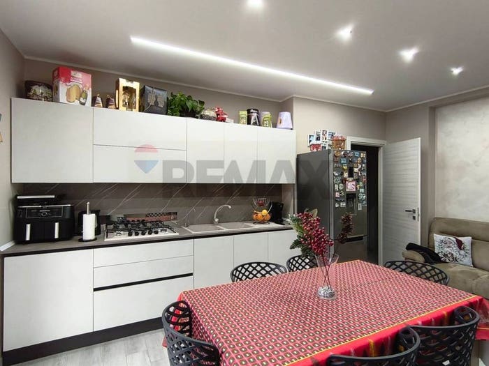 Appartamento trilocale in vendita in Viale AAldisio, Bronte