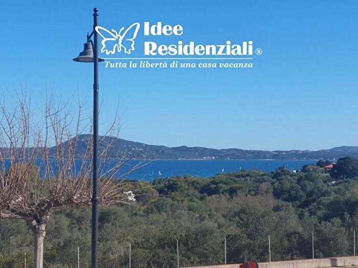 Appartamento quadrilocale in vendita in Via del Giglio, Olbia