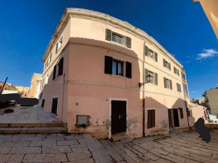 Appartamento trilocale in vendita in Via Regina Margherita, La Maddalena