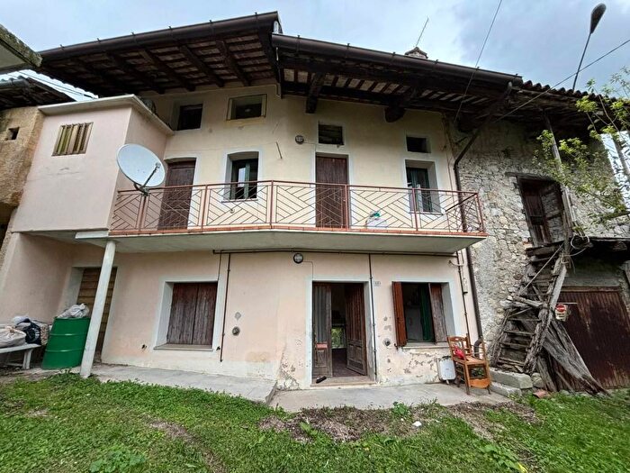 Casa trilocale in vendita in Frazione Scrutto, Merso Di Sopra, San Leonardo