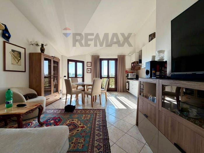 Appartamento trilocale in vendita in Via Gaetano Donizetti, Centro, Caselle Lurani