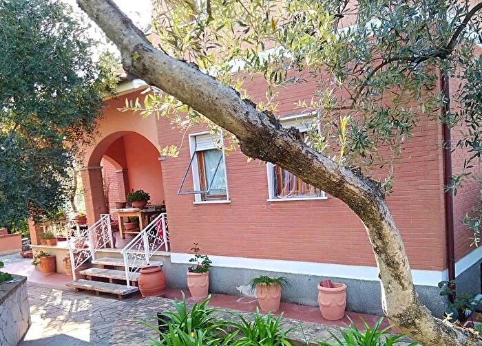 Casa quadrilocale in vendita in Via della Fonte, Monteleone Sabino