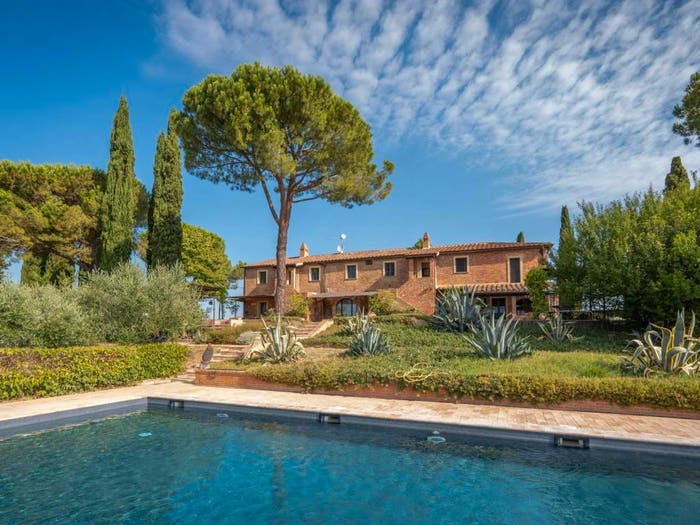 Casa con 6 locali in vendita in Via Giosuè Carducci, Contrada Prati, Castiglione del Lago