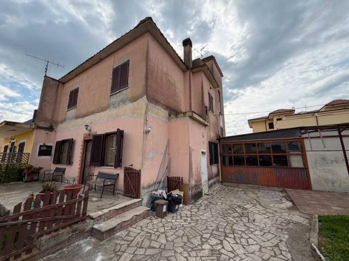 Casa quadrilocale in vendita in Cioccati Zucchetti, Nettuno