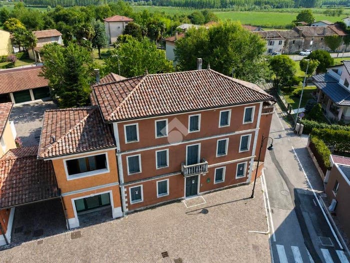 Casa con 6 locali in vendita in Via Geresina, Fagnigola, Azzano Decimo
