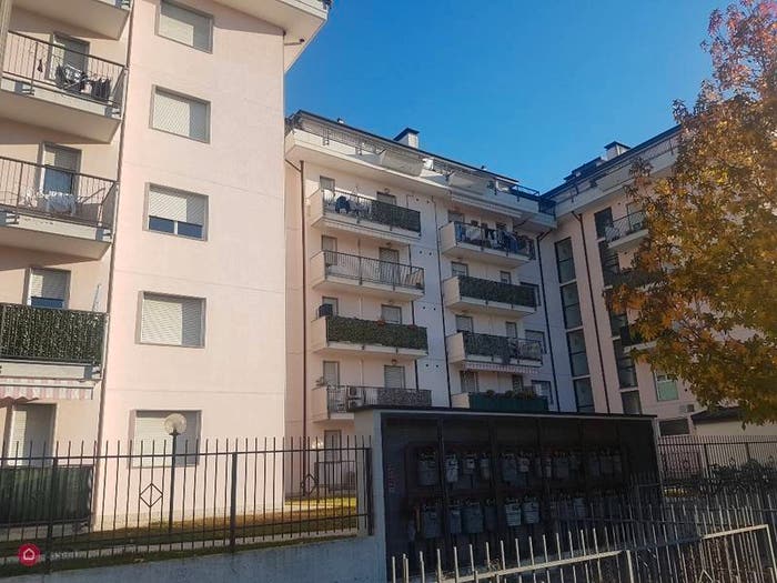 Casa bilocale in vendita in Via Marzo, Arnate, Gallarate