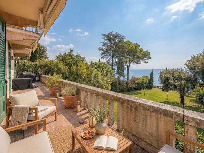 Appartamento trilocale in vendita in Via Guglielmo Marconi, Centro, Padenghe sul Garda