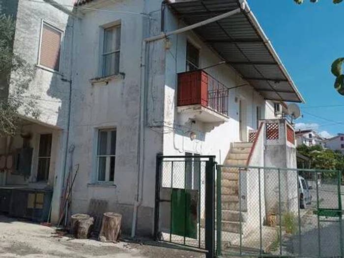 Casa con 6 locali in vendita in Albanella