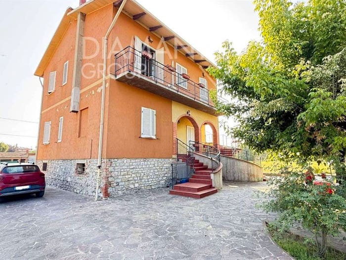 Casa con 6 locali in vendita in Piana, Castiglione del Lago